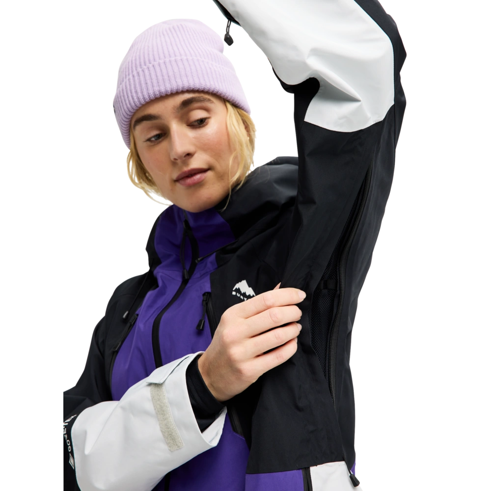 Reserve Gore-Tex Snowboard Jacket - Womens