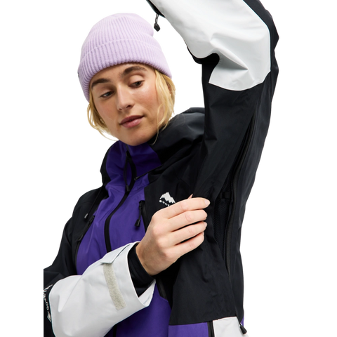 Reserve Gore-Tex Snowboard Jacket - Womens