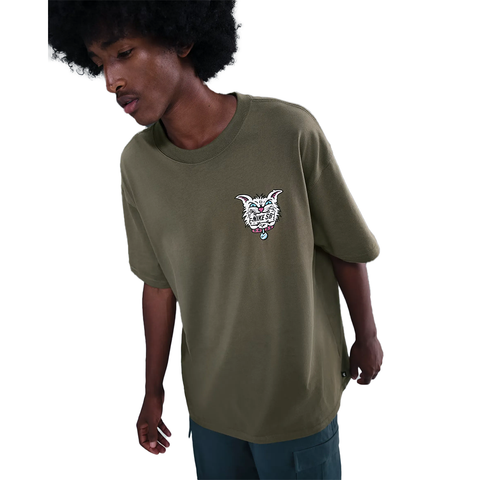 Cropped Lifestyle image of the SB Tee in Medium Olive
