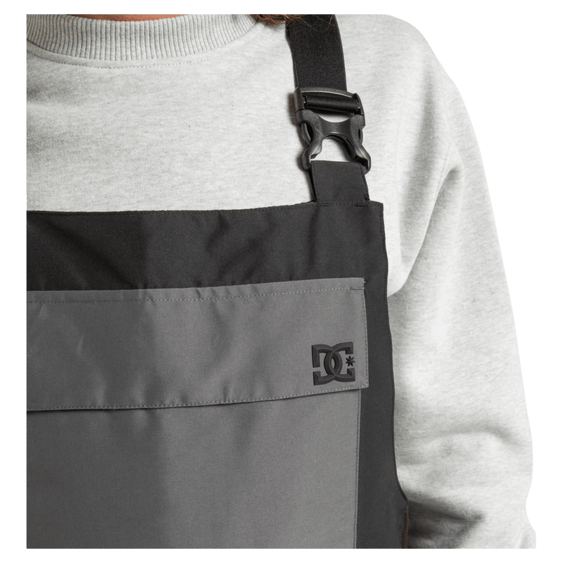 Detail view of the DC Docile BIB in Black colourway, unisex model