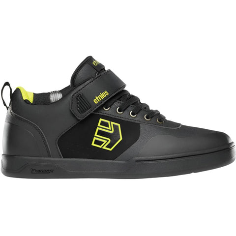 Men's mountain bike shoes in black with lime green logo.