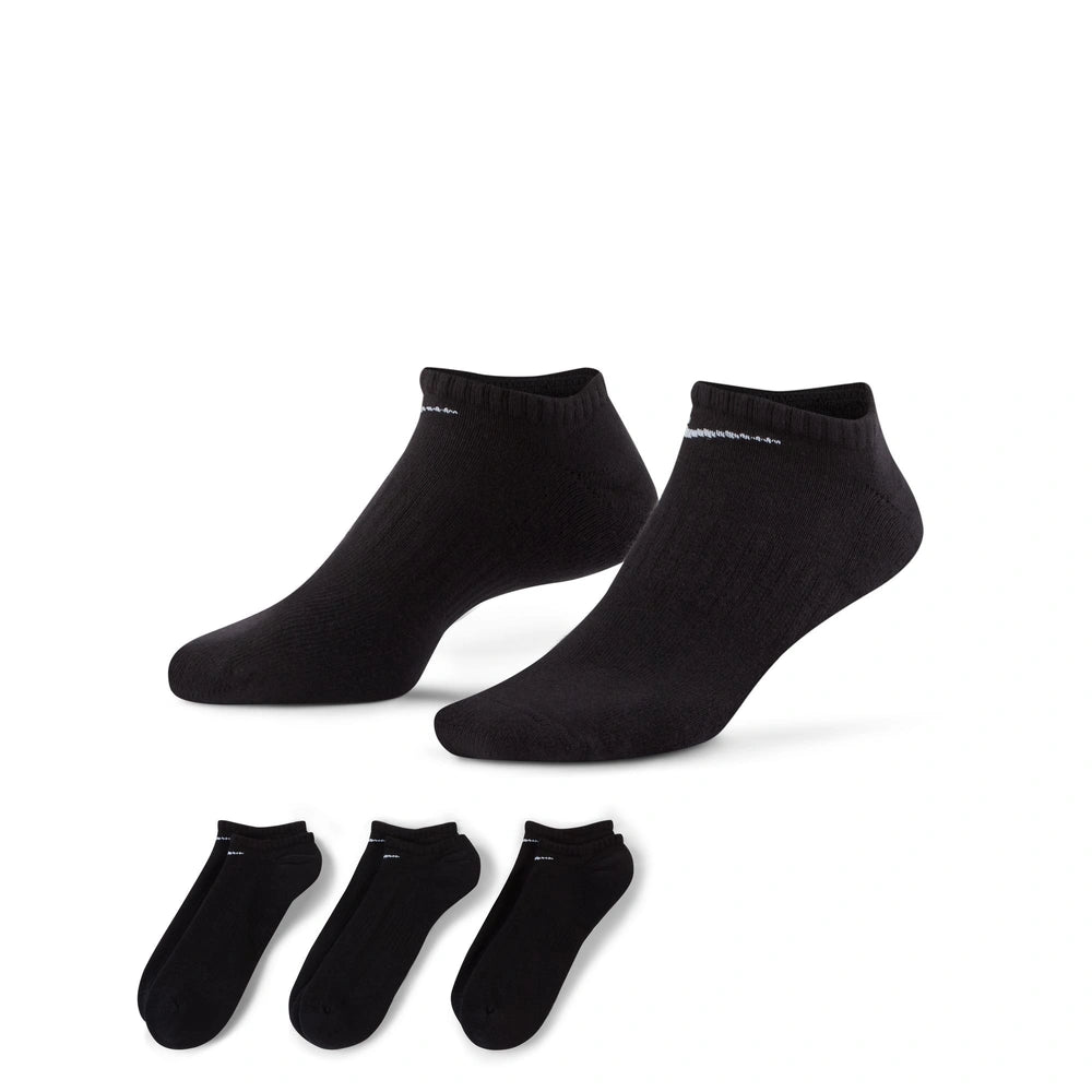 Lifestyle image of the Nike Everyday Cushioned No Show Socks 3 Pack in Black
