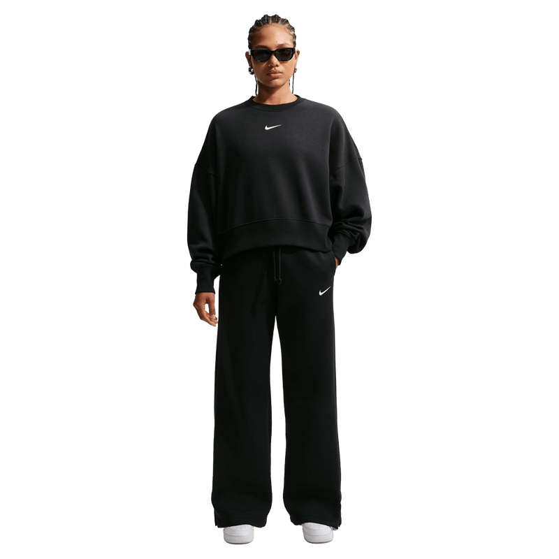 Front view of the Nike Phoenix Fleece Sweatpants in Black colourway, women model