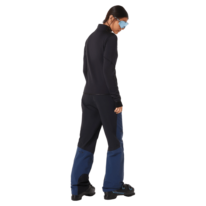 Back view of the Oakley Kendall Rc Shell Pants in ABYSS and BLACK colourway, WOMEN model
