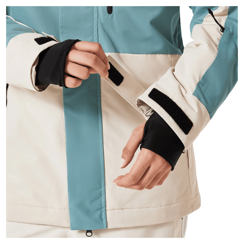 Detail view of the Oakley Tnp Tbt Insulated Ski Jacket in Pacific colourway, women's model