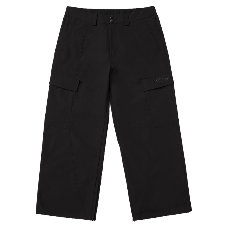 Front view of Resolve Sprinter Baggy cargo Ski Pants in colour Black