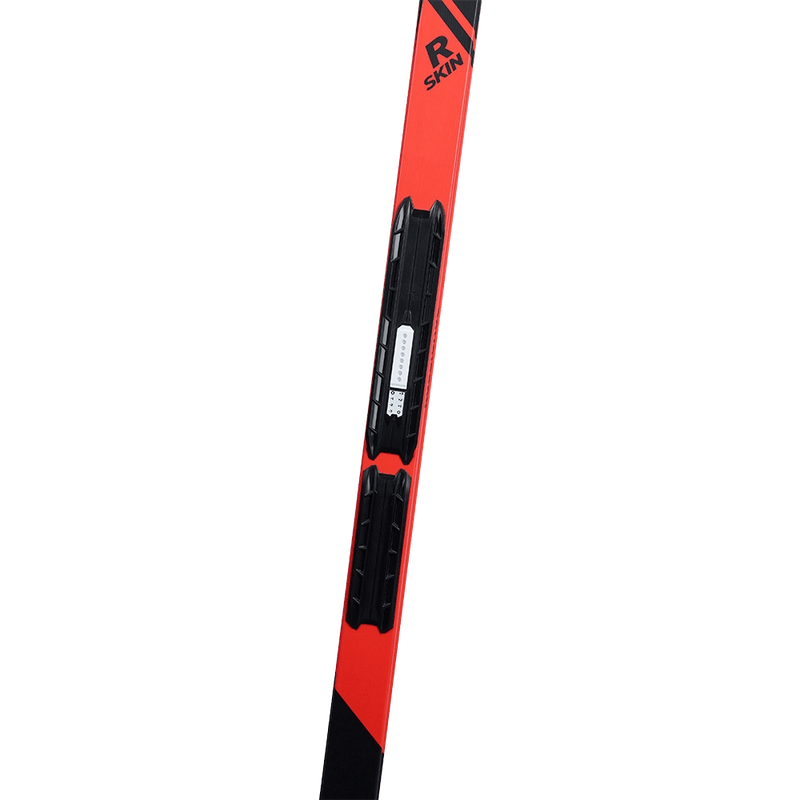 Detail view of the Speed R-Skin Classic Ski showing the IFP binding plate