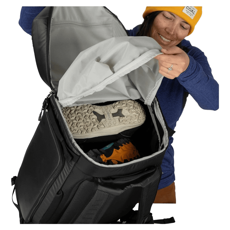 Inside view of the OSPREY Mountain Bound Boot Pack + Black Bags, 26/27 Unisex's model