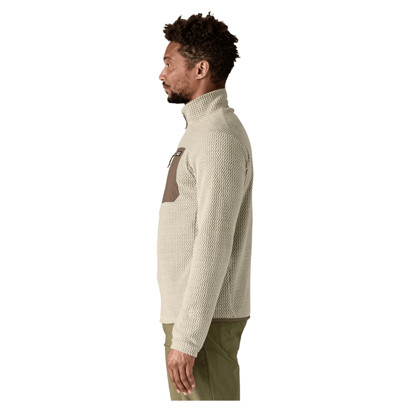 2 view of the Patagonia R1 Air Zip Neck Pelican 40246PLCN Fashion, 26/27 Unisex's model