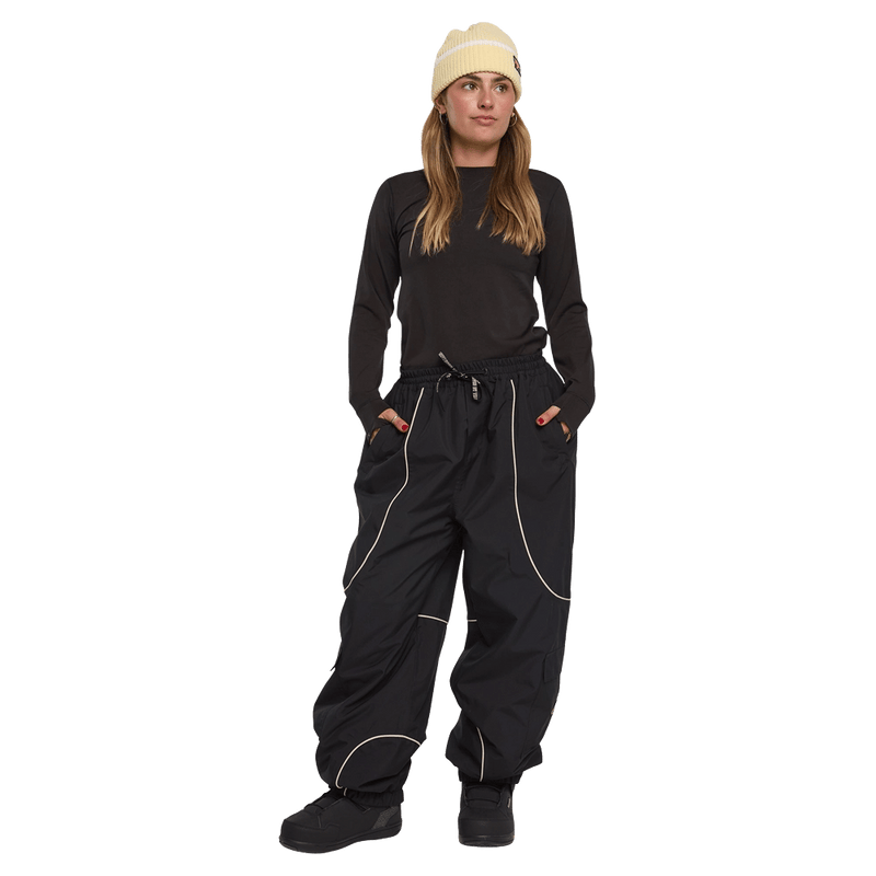 Front view of women wearing the Rojo Nine Oh Ski Pants - Womens in True Black.
