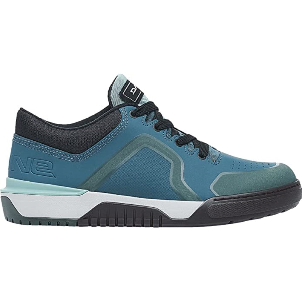 Dakine blue mtb shoes.