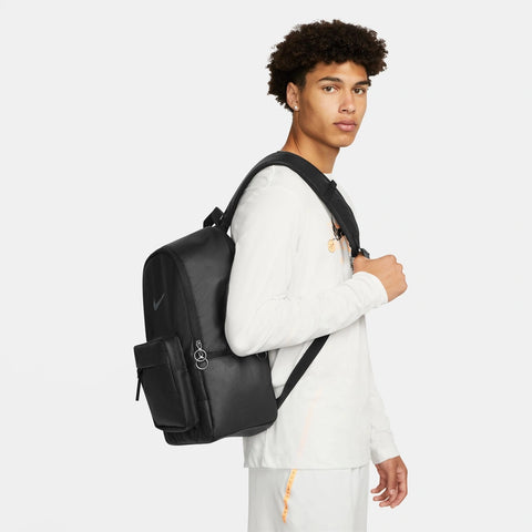Cropped lifestyle image of the Heritage Backpack - Winterized Eugene in Black
