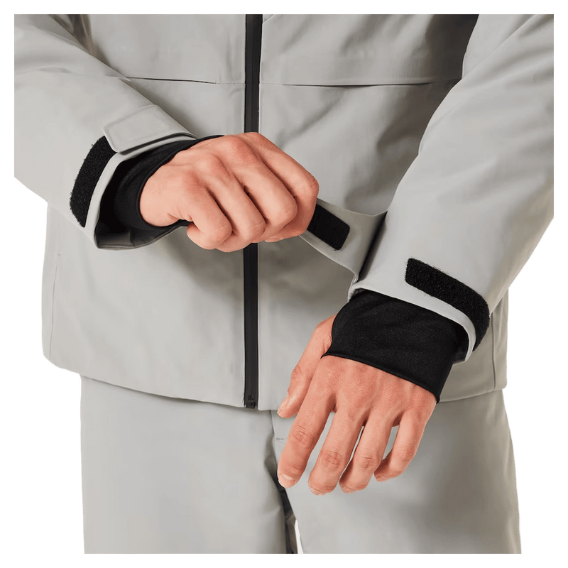 Wrist view of the Oakley Canopy Insulated Ski Jacket in Cement colourway, men's model