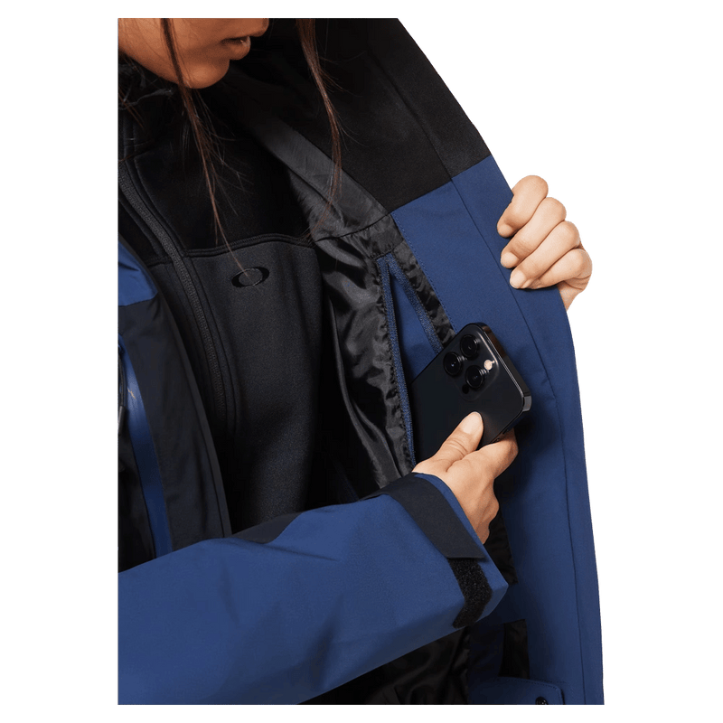 Inside view of the Oakley Kendall Rc Shell Ski Jacket in ABYSS and BLACK colourway, women's model