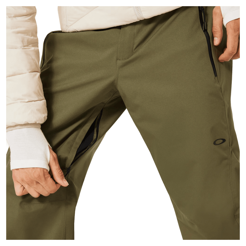 Vents view of the Oakley Kendall Rc Shell Ski Pants in Army Green colourway, men's model