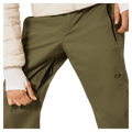 Vents view of the Oakley Kendall Rc Shell Ski Pants in Army Green colourway, men's model