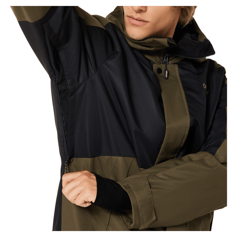 Vents view of the Oakley Range Rc 2.0 Ski Jacket in Army Green colourway, men's model