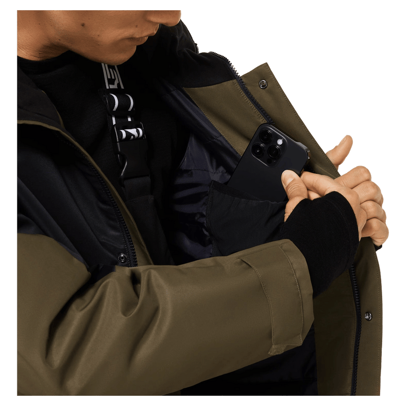 Pockets view of the Oakley Range Rc 2.0 Ski Jacket in Army Green colourway, men's model