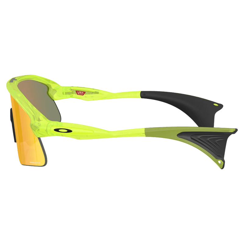 Side view of the Oakley Stunt Devil Sunglasses in Matte Uranium colourway, unisex's model