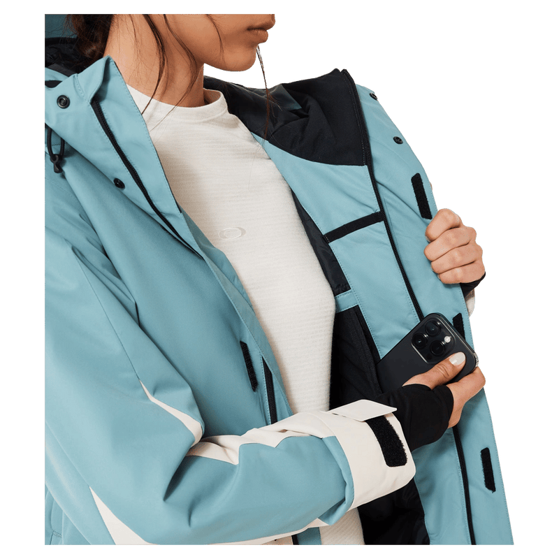 Detail view of the Oakley Tnp Tbt Insulated Ski Jacket in Pacific colourway, women's model