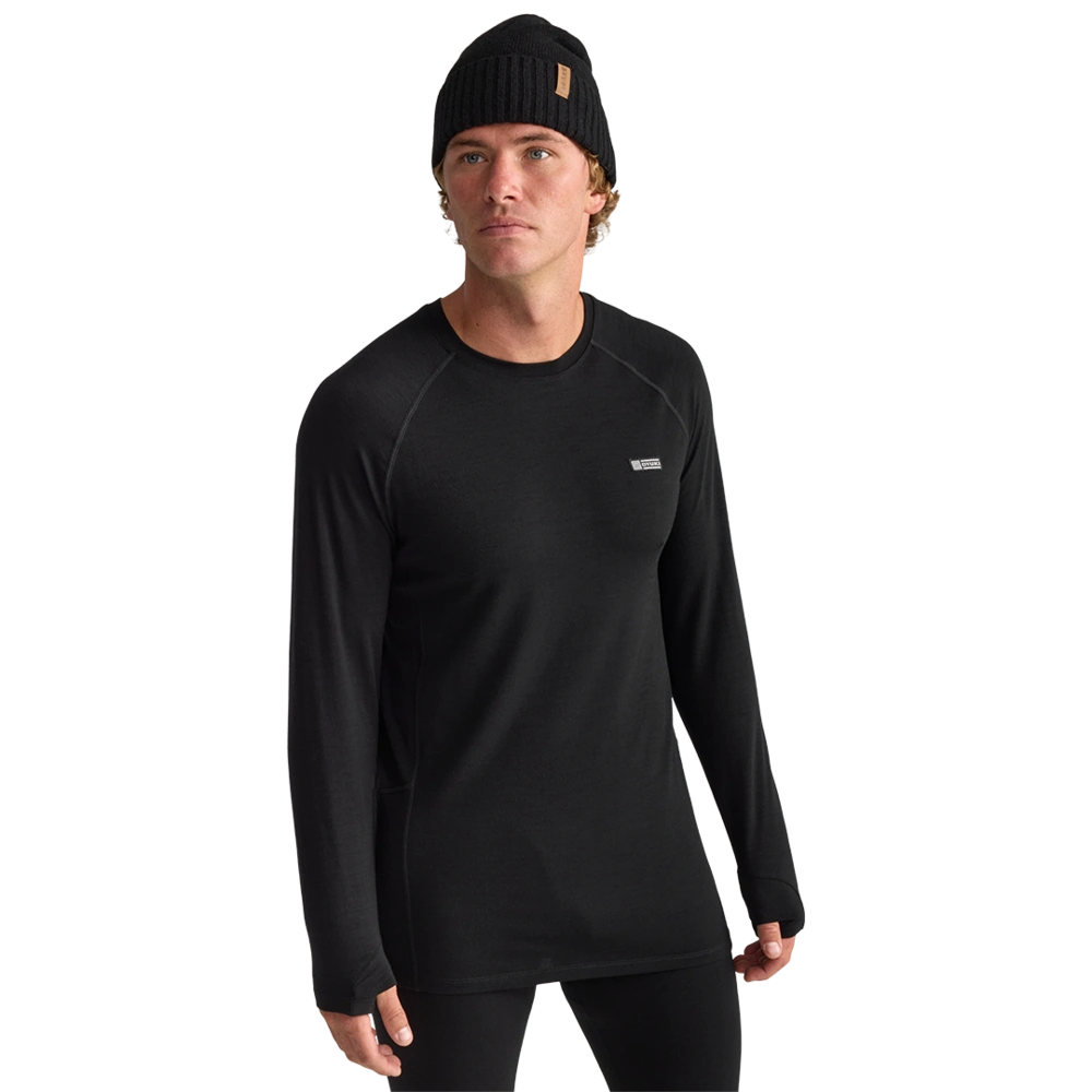 Front view of men wearing Oyuki 2026 Merino Thermal Longsleeve in black