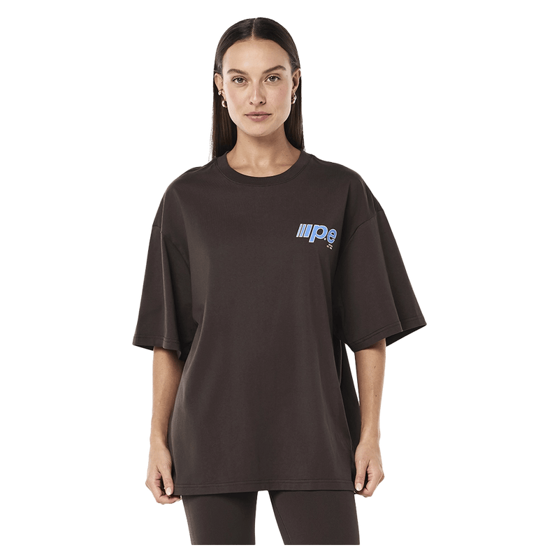 CExtra Close view of the PE NATION Glide Oversized Tee Coffee Tee,  26/27 Womens's model