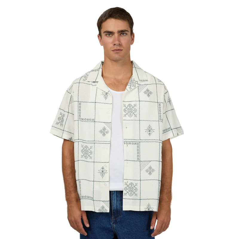 Man wearing Silent Theory's Icon SS Shirt in white colourway