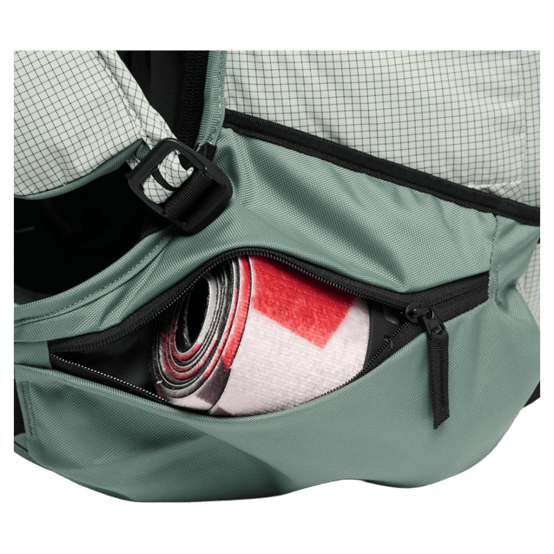 Bottom view of the BLACK DIAMOND Dawn Patrol 25 Backpack Foam Green Bags,  26/27 's model