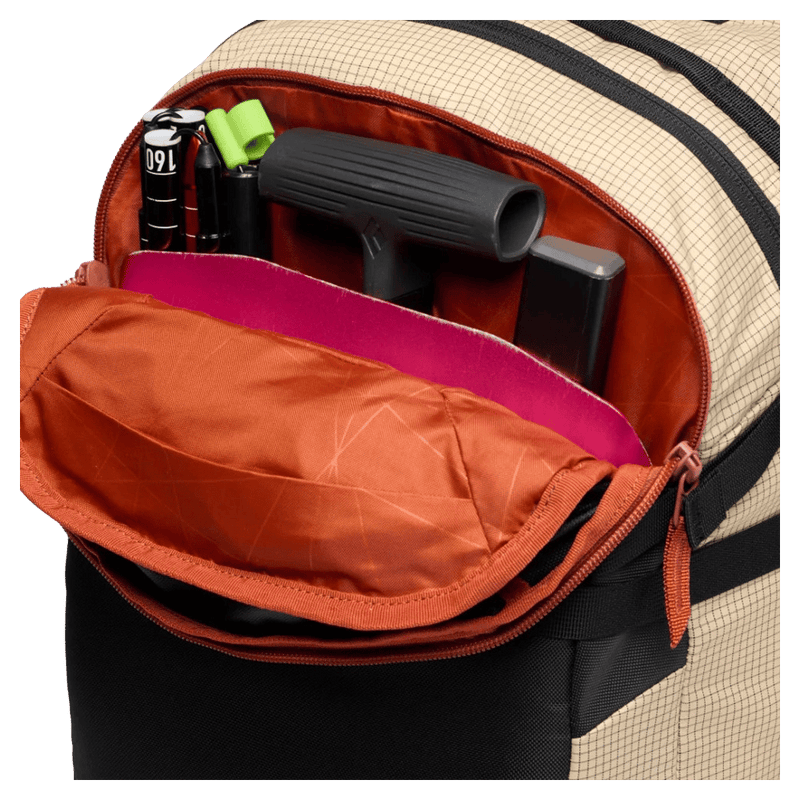 Open view of the BLACK DIAMOND Dawn Patrol 25 Backpack White Oak Bags,  26/27 's model