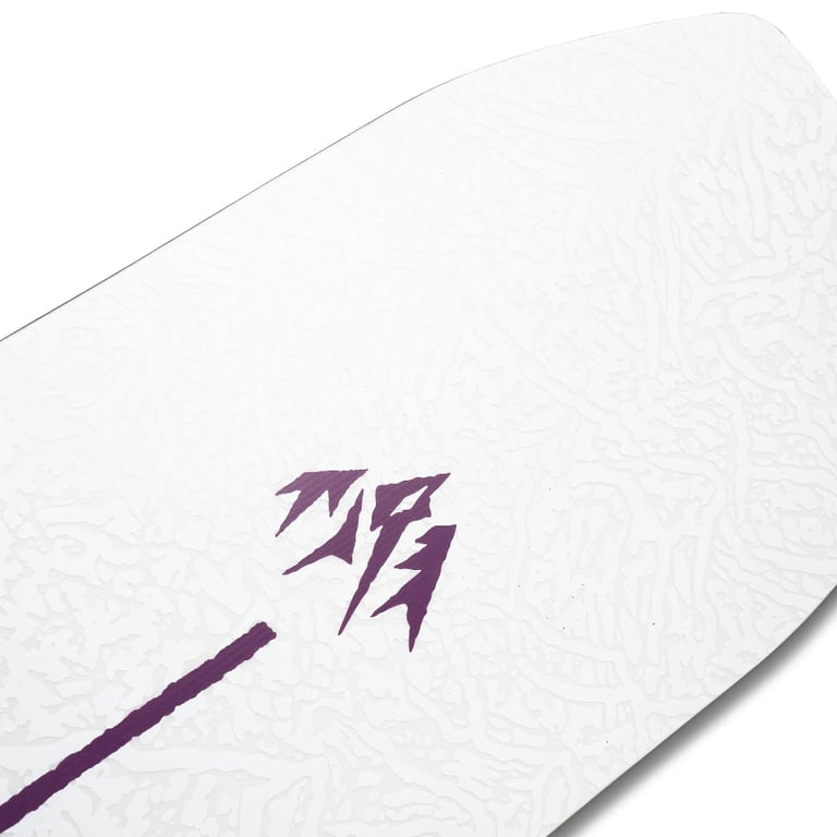 Jones 2027 Airheart 2.0 Snowboard close up of nose