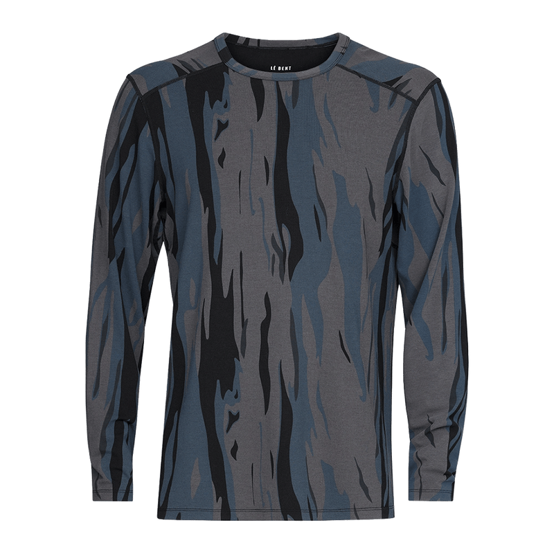 Man wearing Le Bent Midweight Thermal Crew ombre snow gum