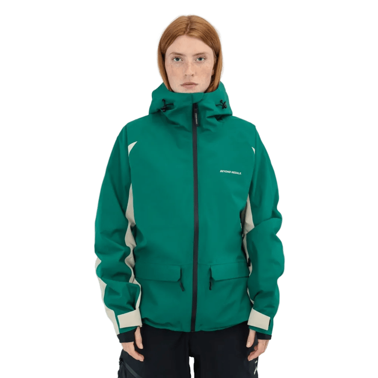 Beyond Medals Nostalgia 2L Snowboard Jacket