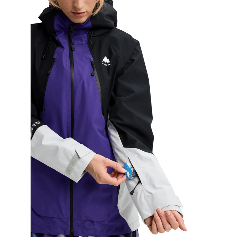 Reserve Gore-Tex Snowboard Jacket - Womens