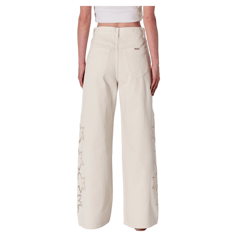 Back view of women in the Relaxed Sailor Long Jeans in colour Cream