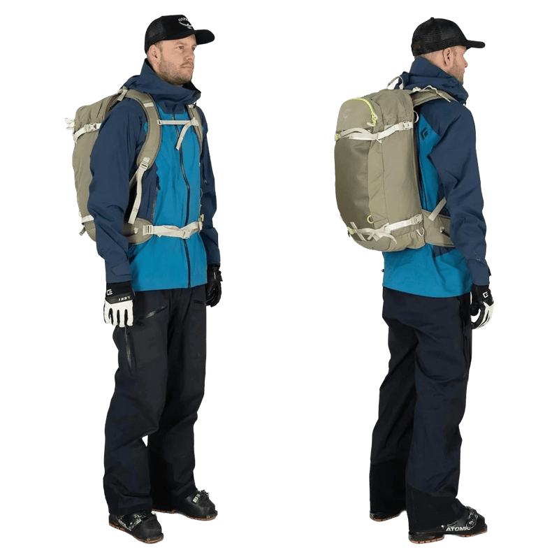 Backpack view of the OSPREY Soeldon 32L Olive Tan_Earl Grey Bags,  26/27 Unisex's model