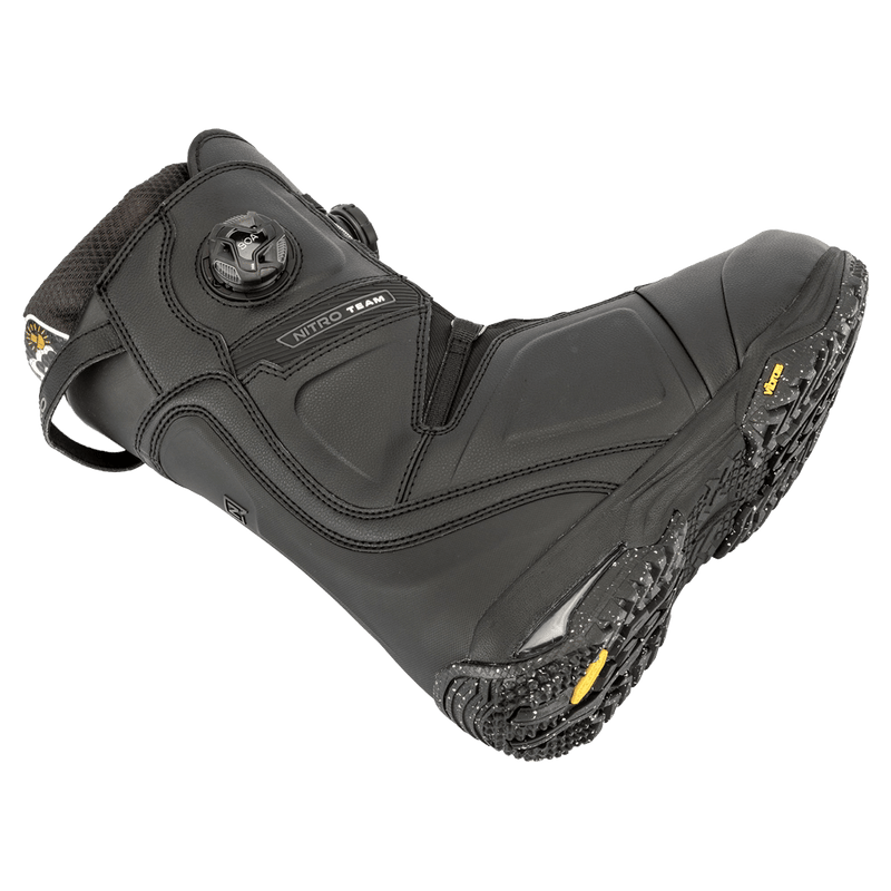 Nitro Team BOA Wide Snowboard Boot laying flat on it