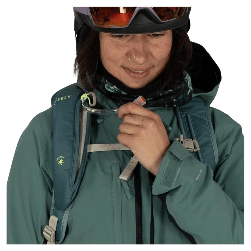 8th view of the OSPREY Glade 20 Cascade Blue Bags,  26/27 Unisex's model